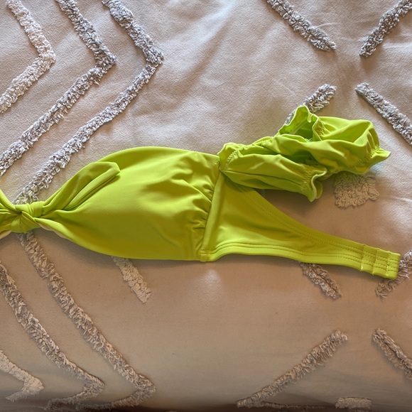Lime Bikini! 👙 - Picture 5 of 6